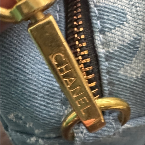 CHANEL GWP Set Denim Crossbody Bag, Dust Bag AND Chanel Card Pack NWT NIP 🔥 - Picture 7 of 15